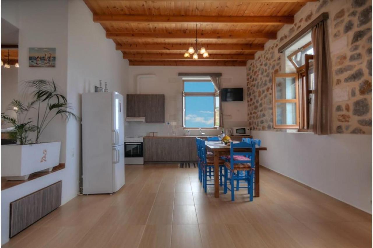 Stone Villa I In Petres Petres  외부 사진